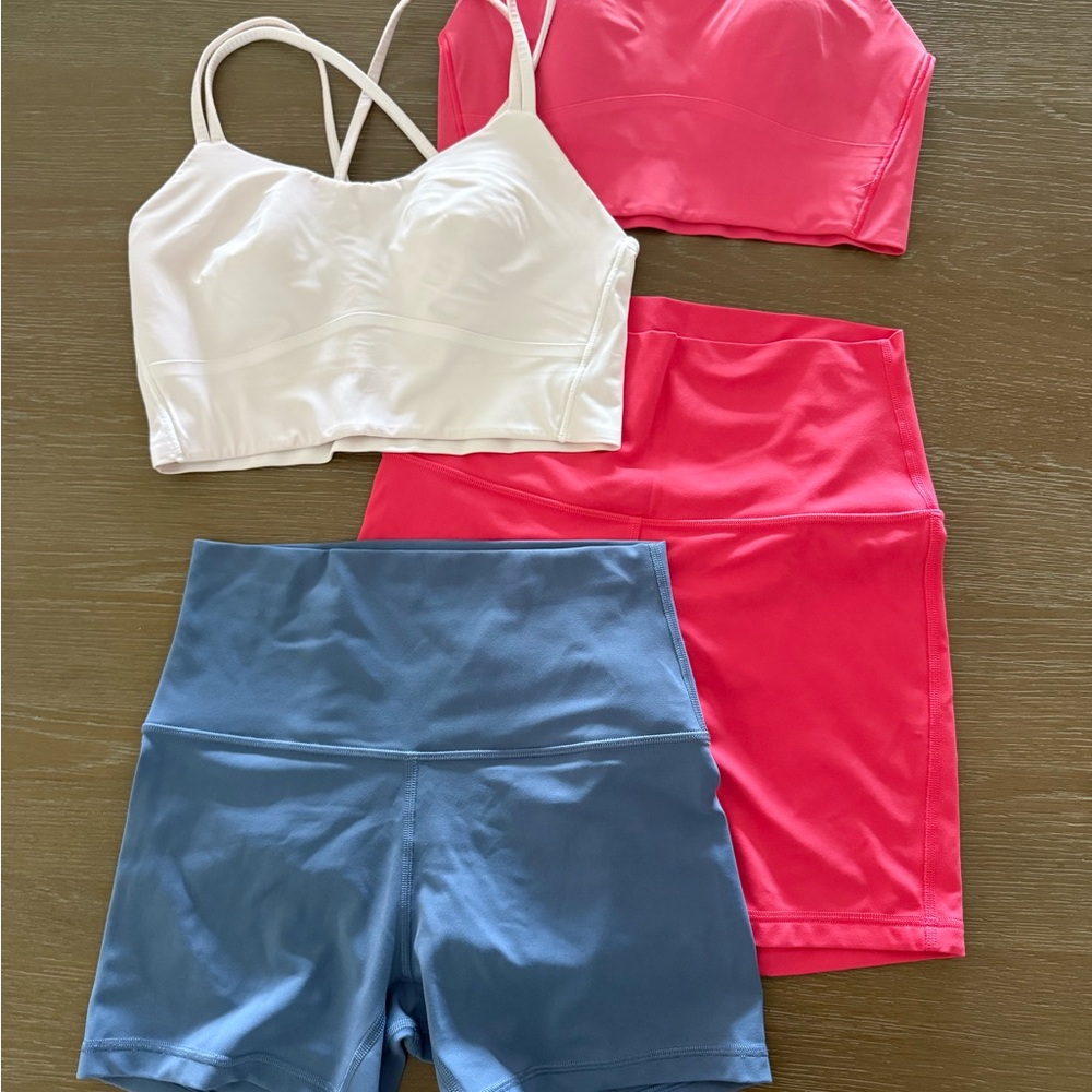 Lulu Activewear Set in White, Pink, and Blue size 6